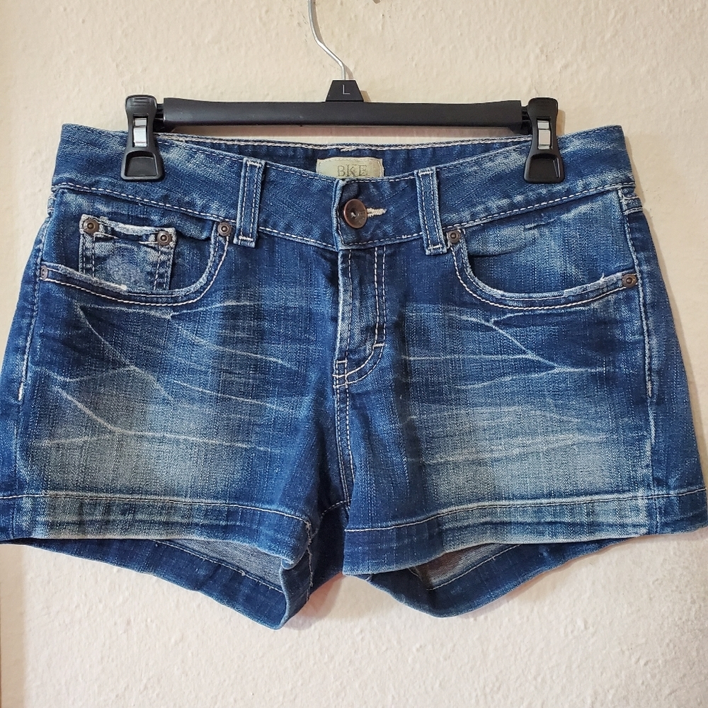 BKE distressed mid rise shorts size 29